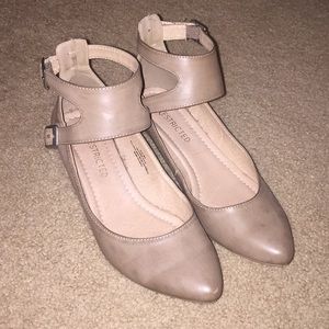 Nude / Taupe Flats